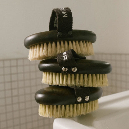 Mirror Water Buff Body Dry Brush