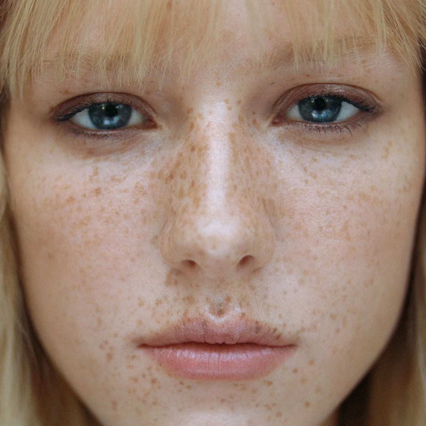 Manasi 7 Eye and Lip Definer